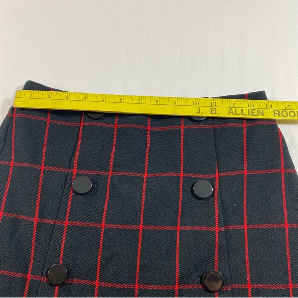 Loft Window Pane Check Skirt Mini Skirt Frontal 8 Big Buttons Black red stripes - Picture 4 of 12